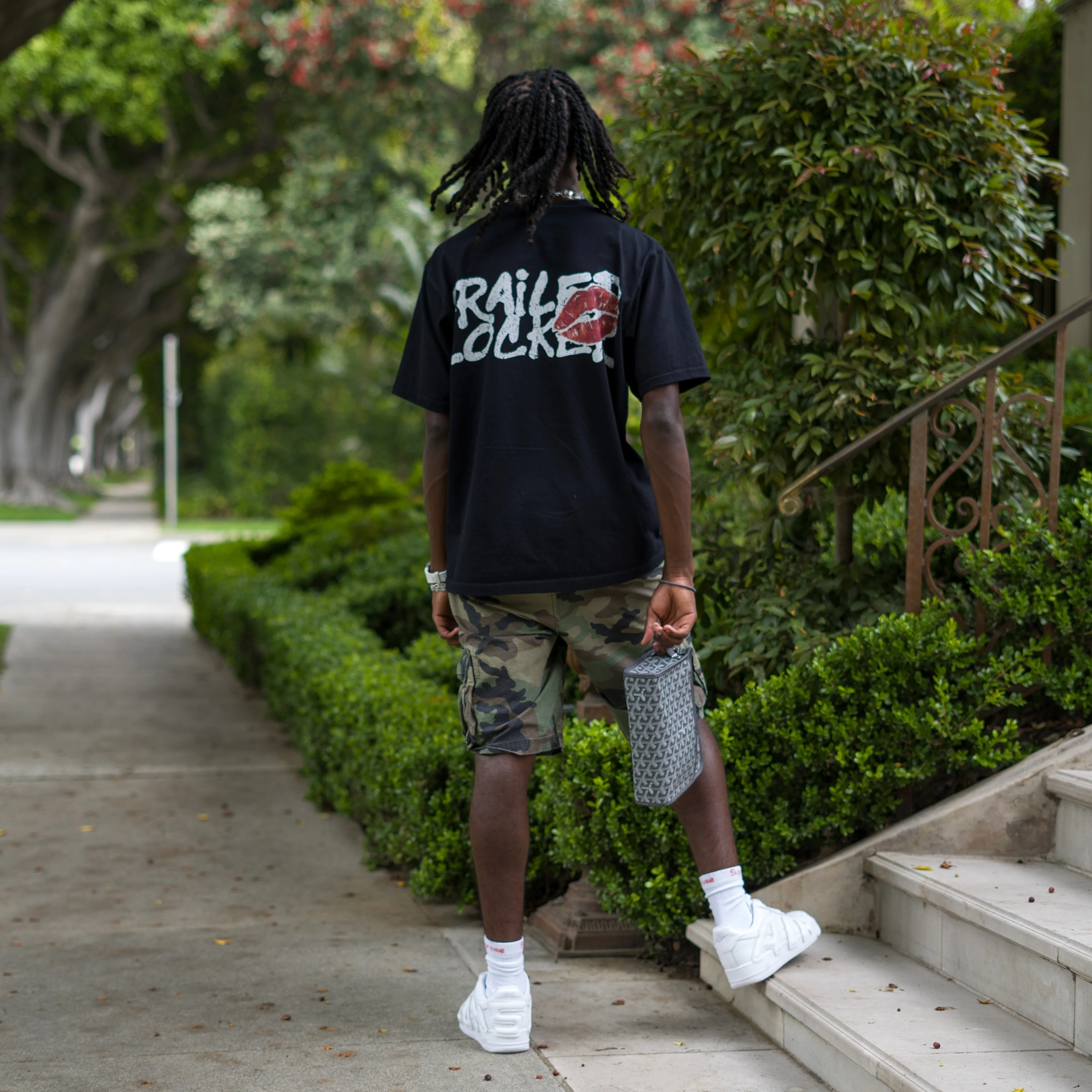 "Kiss Me Tee" (Black) - Image 6