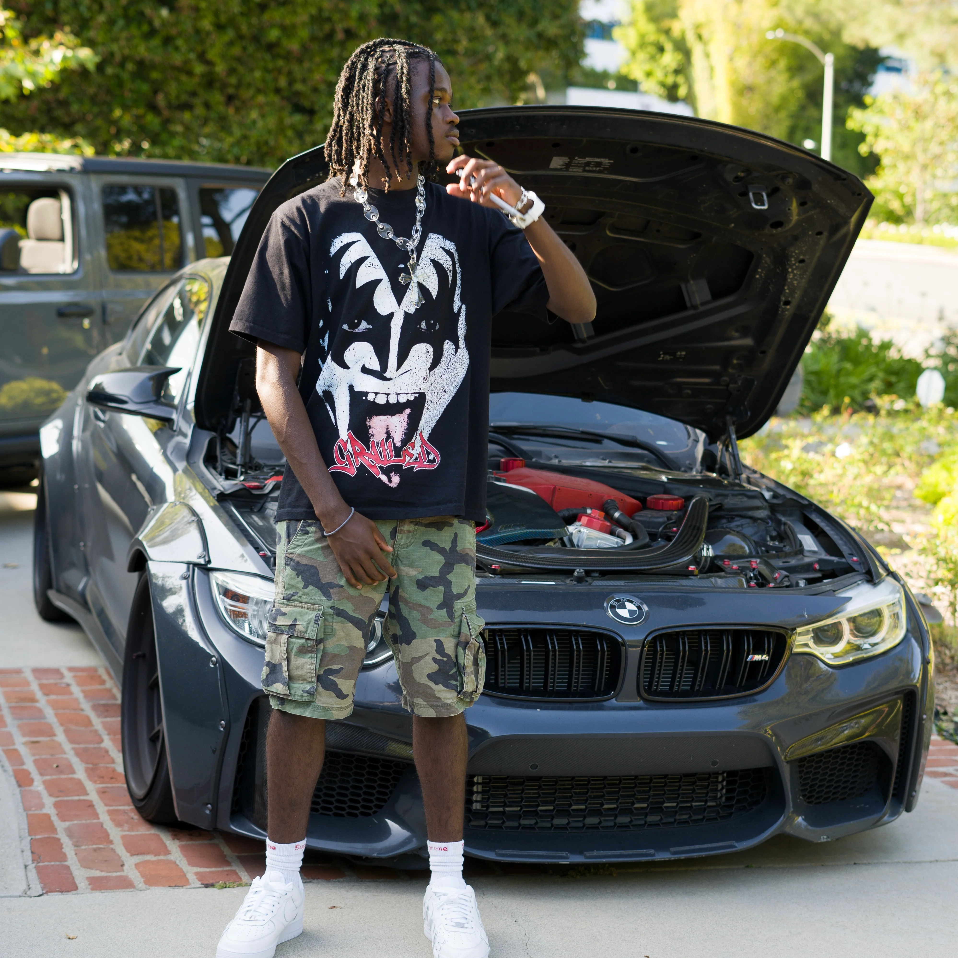 "Kiss Me Tee" (Black) - Image 8